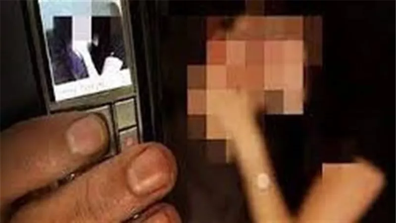  صورها أثناء العلاقة.. قرار جديد بشأن طليق موظفة وزارة الصحة بتهمة الابتزاز والتهديد 