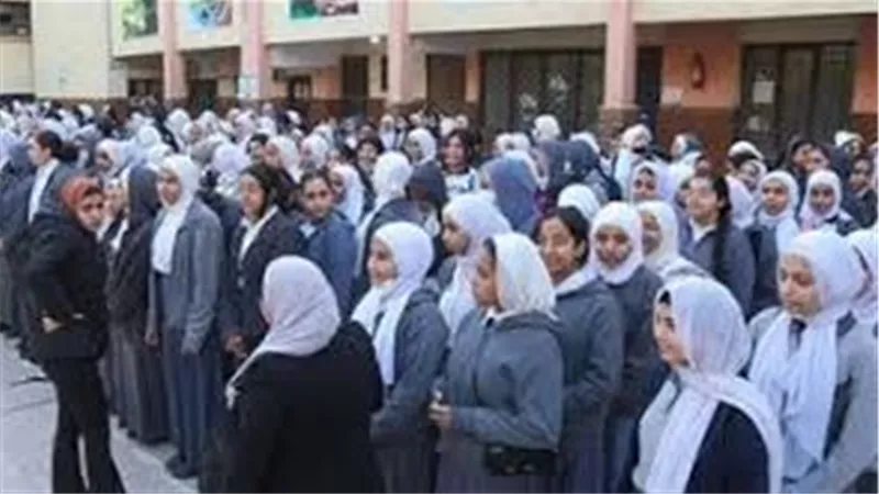 رسميًا.. عدد أيام إجازة نصف العام الدراسي 2025 للمدارس والجامعات وحقيقة مدها