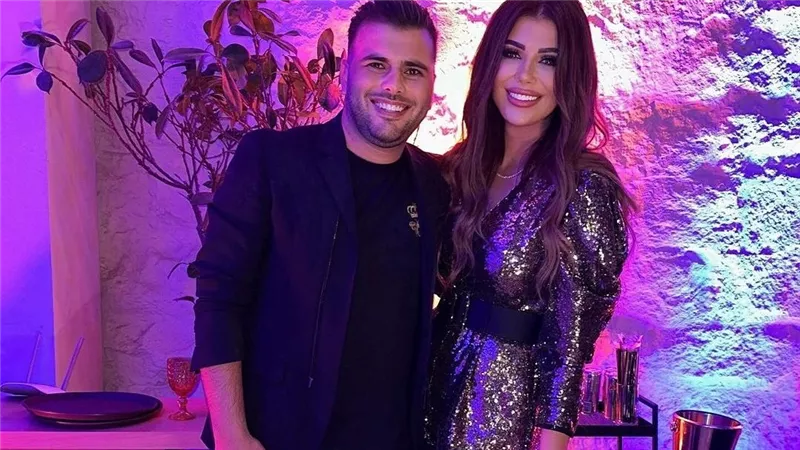 ملابس لافتة.. زوجة عماد متعب تثير ضجة بهذه الإطلالة | شاهد