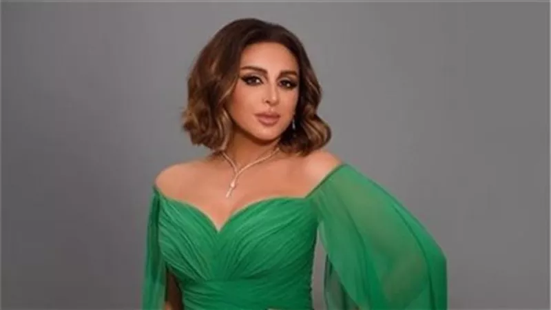  بالشورت.. إطلالة أنغام في عيد ميلاد إلهام شاهين تثير الجدل | شاهد