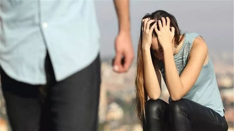 خلصوني منه مش بيهتم بيا.. زوجة تقاضي زوجها في محكمة الأسرة