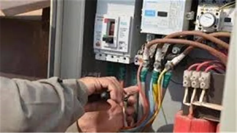 لضبط سارقى التيار.. قرار جديد من الكهرباء 