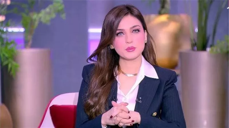  ياسمين عز لـ السيدات: لما جوزك يناديكِ باسمه في الشارع ده دليل على حبه | فيديو