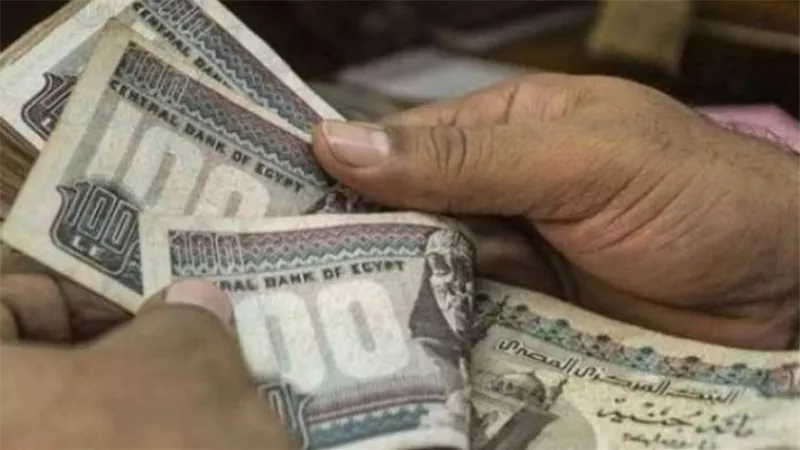 هل يتم تبكيرها؟..تعرف على موعد زيادة المرتبات والمعاشات 