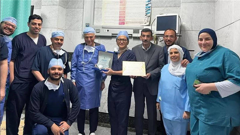 فريق طبي بقصر العيني يشارك خبيرا يابانيا في جراحتين معقدتين لزراعة كبد
