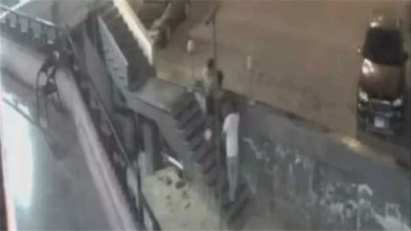 بعد تصدر قضيته الترند بسبب فاميه.. القصة الكاملة لمشاجرة محمد سامي ومدير مركز صيانة