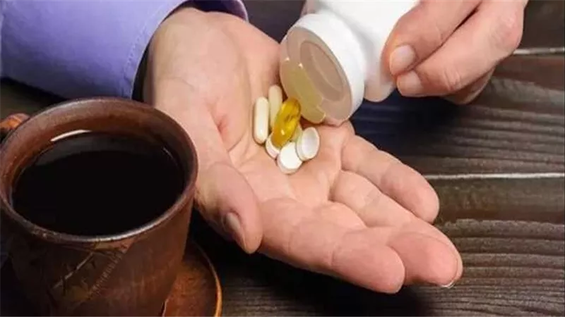 احذر.. مادة في القهوة تؤثر على مفعول الدواء