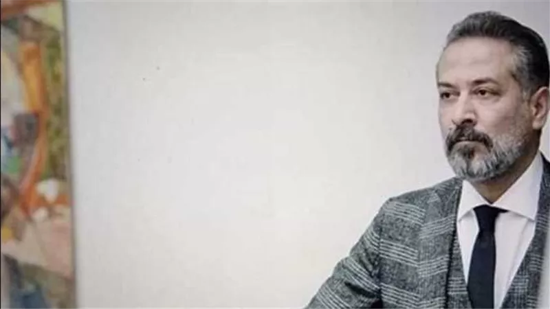 بعد الاعتداء عليه بالضرب في سوريا.. من هو عبد المنعم عمايري؟ 