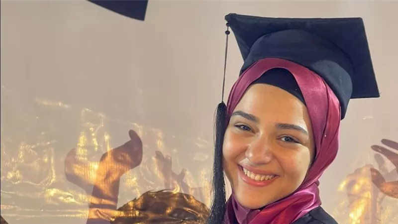 جنة السيد.. حكاية طالبة جامعة مصر للمعلوماتية التي خاضت مجال البيزنس مبكرًا