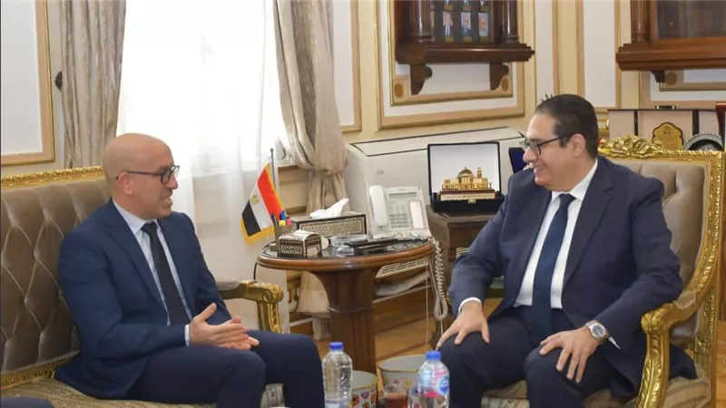 عبد الصادق يستقبل رئيس الجامعة الفرنسية لبحث تعزيز التعاون المشترك.. صور 
