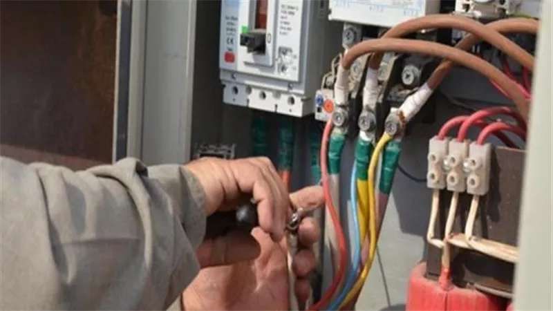 صادمة.. 4 حيل كشفتها الكهرباء للسرقة من العداد مسبوق الدفع 