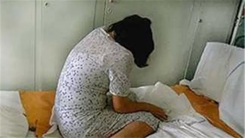 خانته مع شباب القرية.. حكاية مقتل عنتر على يد زوجته وعشيقها بعد أكلة سمك