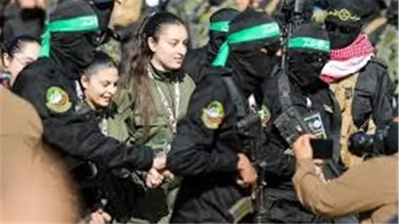 تفاصيل رسائل حماس من مشاهد تسليم أسرى الاحتلال لديها للداخل والخارج | فيديو 