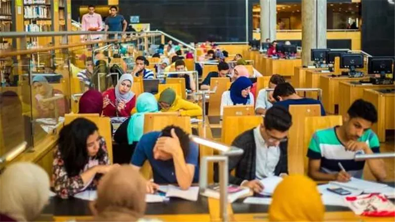 «منعرفش مصيرنا إيه؟».. حكاية 110 طلاب بالمنح «الأمريكية» تسبب تجميد المساعدات في غموض مستقبلهم
