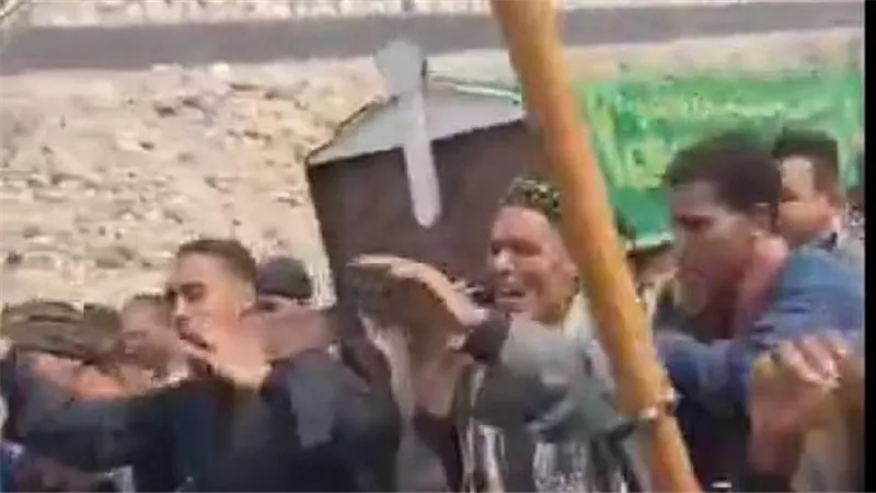 3 أيام رقص وغناء.. جــنازة غريبة في أسيوط أثارت الغضب والسخرية | فيديو