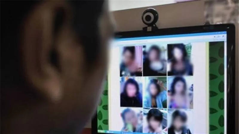  ضحكوا عليه وصور نفسه صوت وصورة.. القصة الكاملة لفضيحة شاب مع الفتاة المزيفة على جروب تليجرام