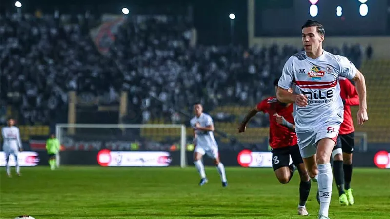 مصدر يُجيب.. هل يتم إيقاف الزمالك من القيد بسبب ميشالاك؟ 
