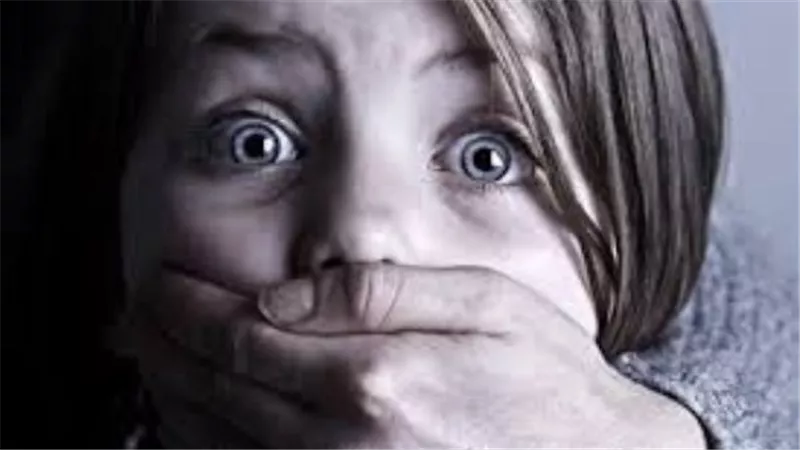 حيلة شيطانية.. عامل يحرض منتقبة لخطف ابنته انتقاما من والدتها بالجيزة