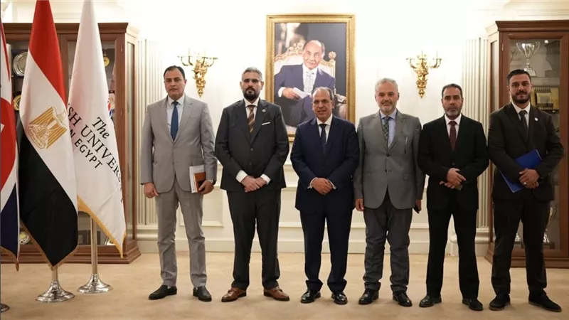رئيس الجامعة البريطانية يستقبل السفير الليبي لتعزيز التعاون الأكاديمي.. صور