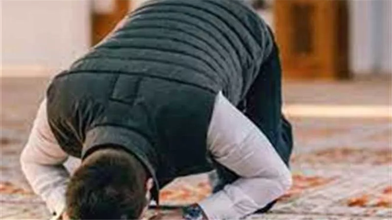 صلاة التهجد في رمضان 2025.. كيفية تأديتها وعدد ركعاتها والفرق بينها وبين قيام الليل | فيديو
