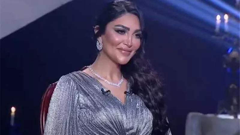 بسبب حسدها ليا.. سالي عبد السلام تكشف تفاصيل إصابتها بالثعلبة للمرة الأولى | فيديو