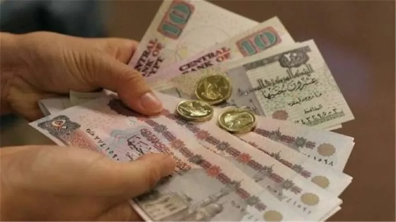 المفتي يجيب.. متى يجب إخراج الزكاة عن الأموال المودعة في البنوك ؟ | فيديو