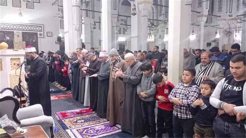 الدعاء المستجاب وعدد الركعات.. طريقة أداء صلاة التراويح في رمضان