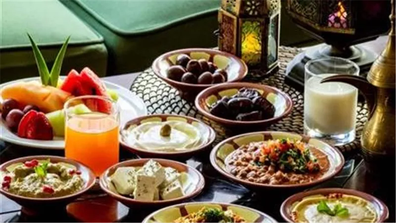 لتجنب المشكلات الصحية في رمضان.. لا تتناول هذه الأطعمة على السحور