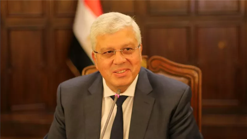وزير التعليم العالي يهنئ مستشفيات جامعة أسيوط لحصولها على شهادة الأيزو 9001:2015