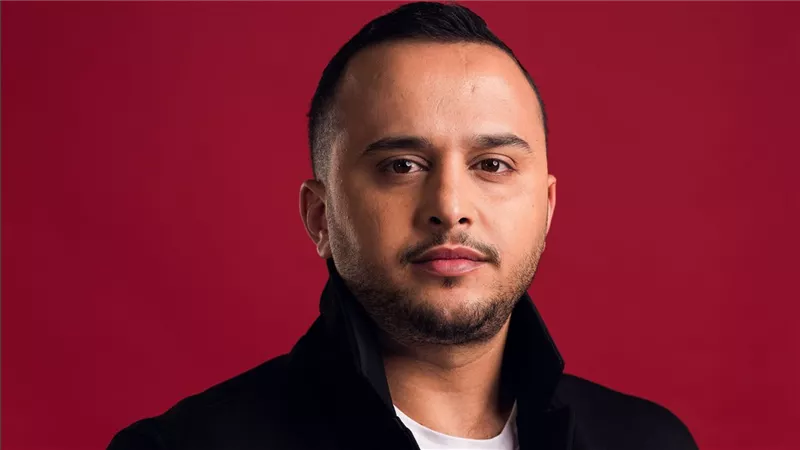 عزيز صالح يستعد لطرح أول أعماله المصورة 