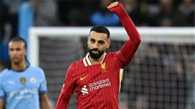 برشلونة يخطط.. تطور جديد بشأن مستقبل محمد صلاح مع ليفربول