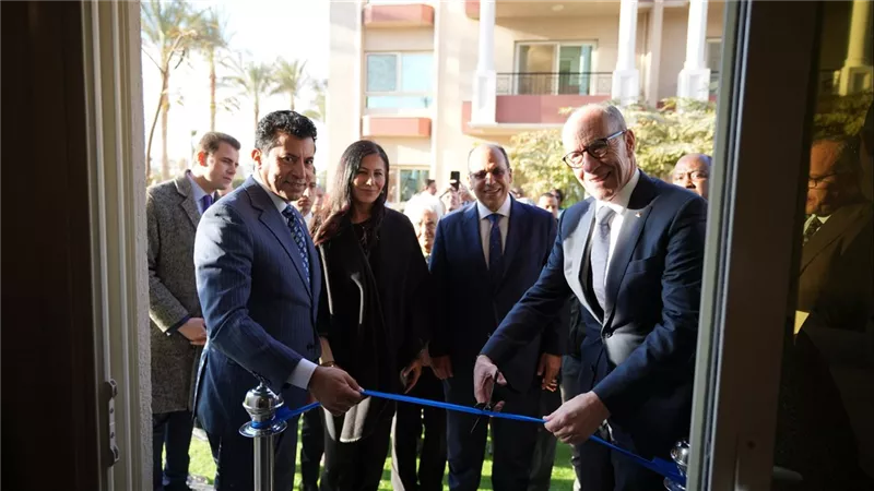 وزير الشباب والرياضة يفتتح مقر الاتحاد الأفريقي للرياضة الجامعية بالجامعة البريطانية.. صور