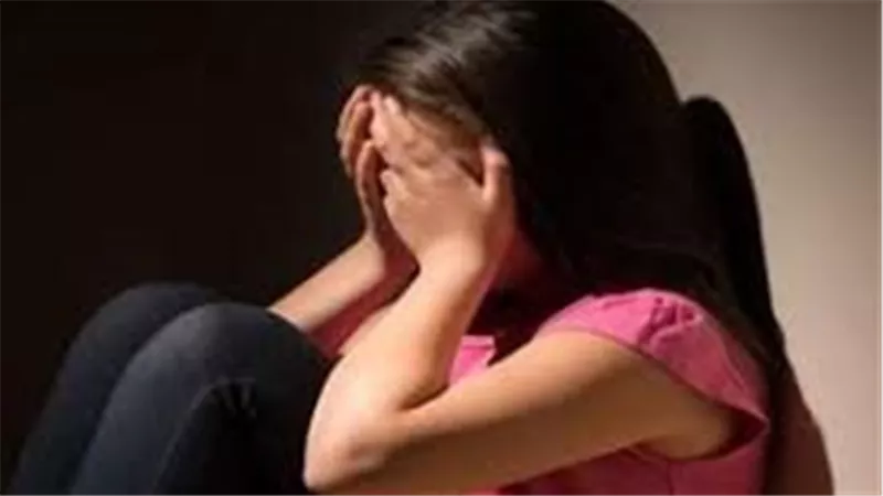لمسها في منطقة حسـ اسة.. ماذا قالت والدة ضحية هتك العرض في مصر القديمة؟