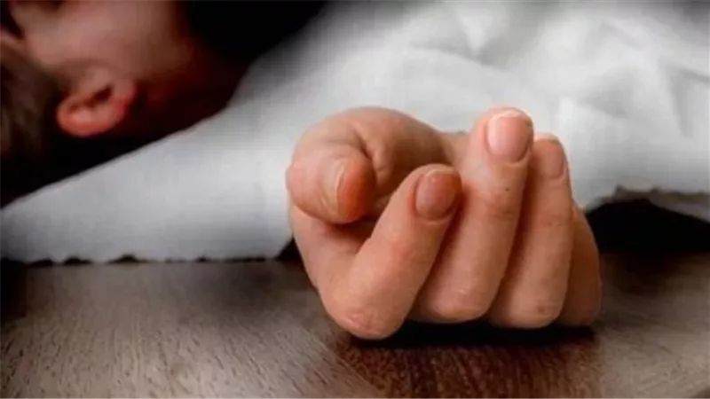 قتل والدتها أمام عينيها.. شاب يعاقب فتاة لرفضها الزواج منه