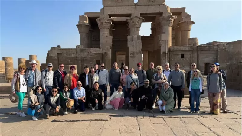القوات المسلحة تنظم زيارة للملحقين العسكريين العرب والأجانب المعتمدين إلى عدد من الوحدات العسكرية والمزارات السياحية والتاريخية