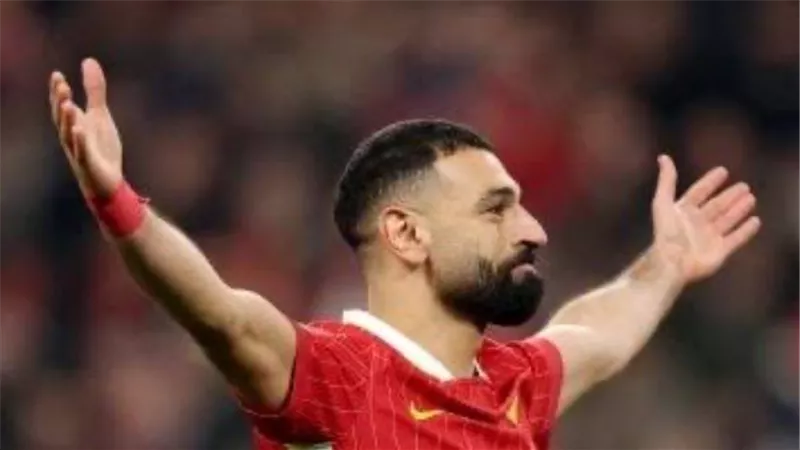 مفاجأة..تطورات جديدة في ملف تجديد عقد محمد صلاح مع ليفربول