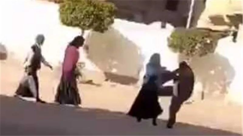 بعد إحالة مدير مدرسة وآخرين للمحاكمة.. القصة الكاملة لواقعة فيديو طالبتي البحيرة