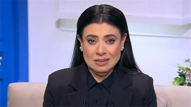 نزلت القبر مكانه..نشوى مصطفى تروي تفاصيل مؤثرة في وداع زوجها | شاهد 