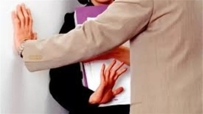 لامس جسدها في المدرسة.. تفاصيل مثيرة في اتهام معلم أسيوط بالتحرش بزميلته 
