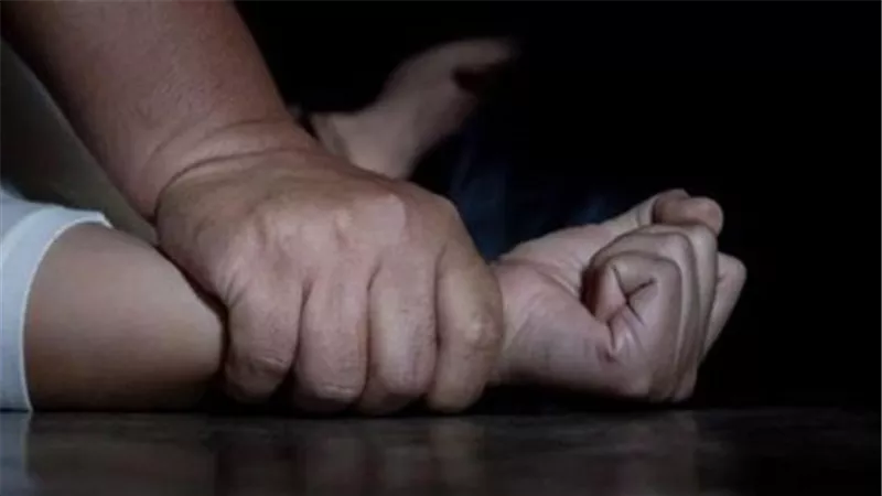 علاقة محرمة وجثة في الديب فريزر.. ماذا حدث داخل فيلا التجمع؟