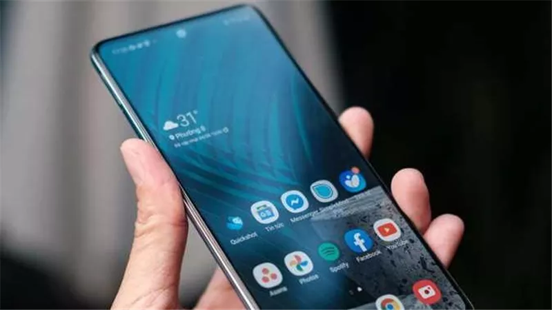 للسيدات فقط.. 7 تطبيقات لا يستغنى عنها الفتيات على هواتفهن في 2025