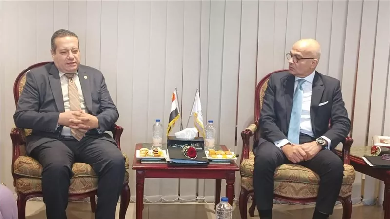 جامعة عين شمس تتقدم للحصول علي الاعتماد المؤسسي من هيئة جودة التعليم