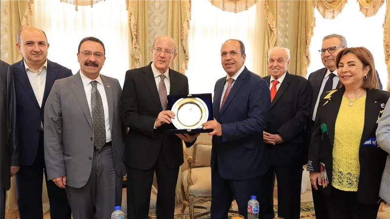 كلية طب الأسنان بالجامعة البريطانية تستضيف الاجتماع الدوري للجنة قطاع طب الأسنان