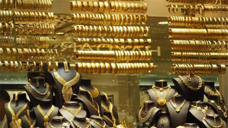 سعر الذهب اليوم الإثنين 14-4-2025 بعد الإنخفاض