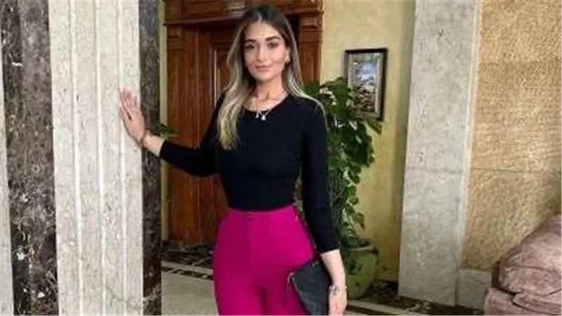 برشاقة لافتة..ملك أحمد زاهر تثير الجدل بهذه الإطلالة | شاهد
