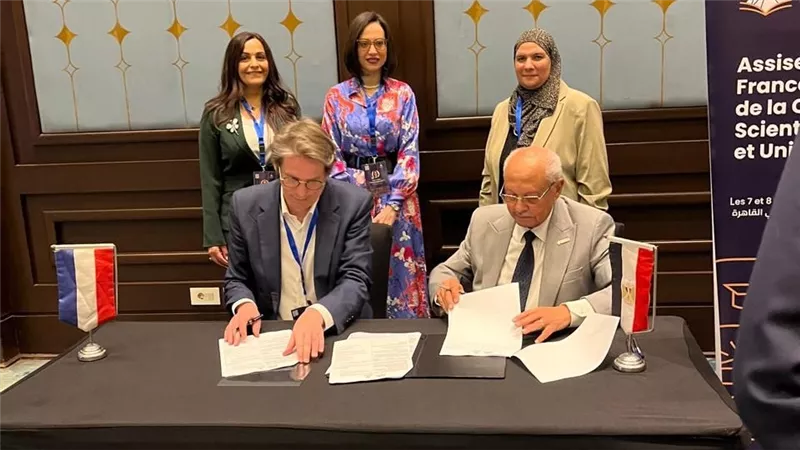  جامعة مصر للمعلوماتية توقع بروتوكولات تعاون مع جامعتي سيزي وايزار ديجيتل الفرنسيتان