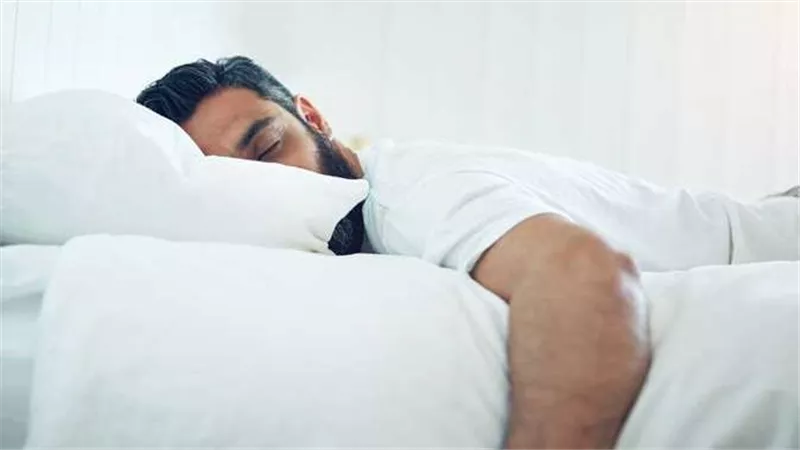 تصل لـ16 ساعة يوميًا.. طبيب يكشف عدد ساعات النوم المناسبة للإنسان | فيديو