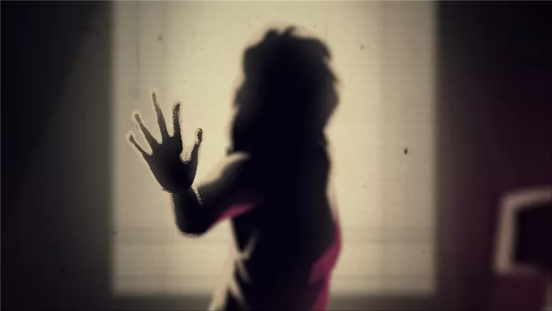 عاشرها وسرق تحويشة عمرها.. حكاية سيدة خانت زوجها فعاقبها عشيقها مرتين