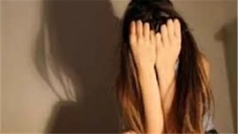 تفاصيل مثيرة جديدة في اتهام مدرس بهتك عرض طالبة بالشيخ زايد 