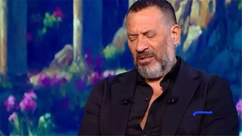 ماذا حدث؟..ماجد المصري يكسر «آيباد» على الهواء ويمنع مذيع من نشر فيديو مثير للجدل | شاهد